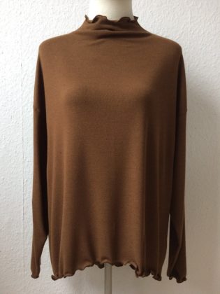 pullover ccamel toffee kleiner angeschnittener rolli kragen lang arm