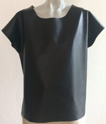 shirt schwarz glatt leder kleiner angeschnittener arm rundhals